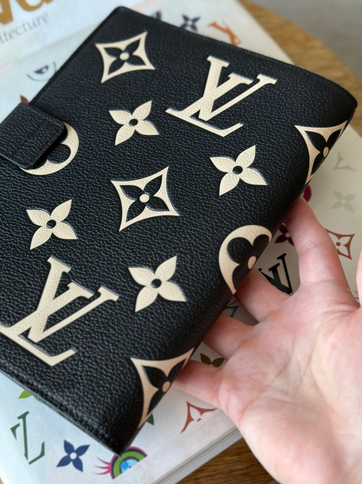LV Giant Bicolor Cover