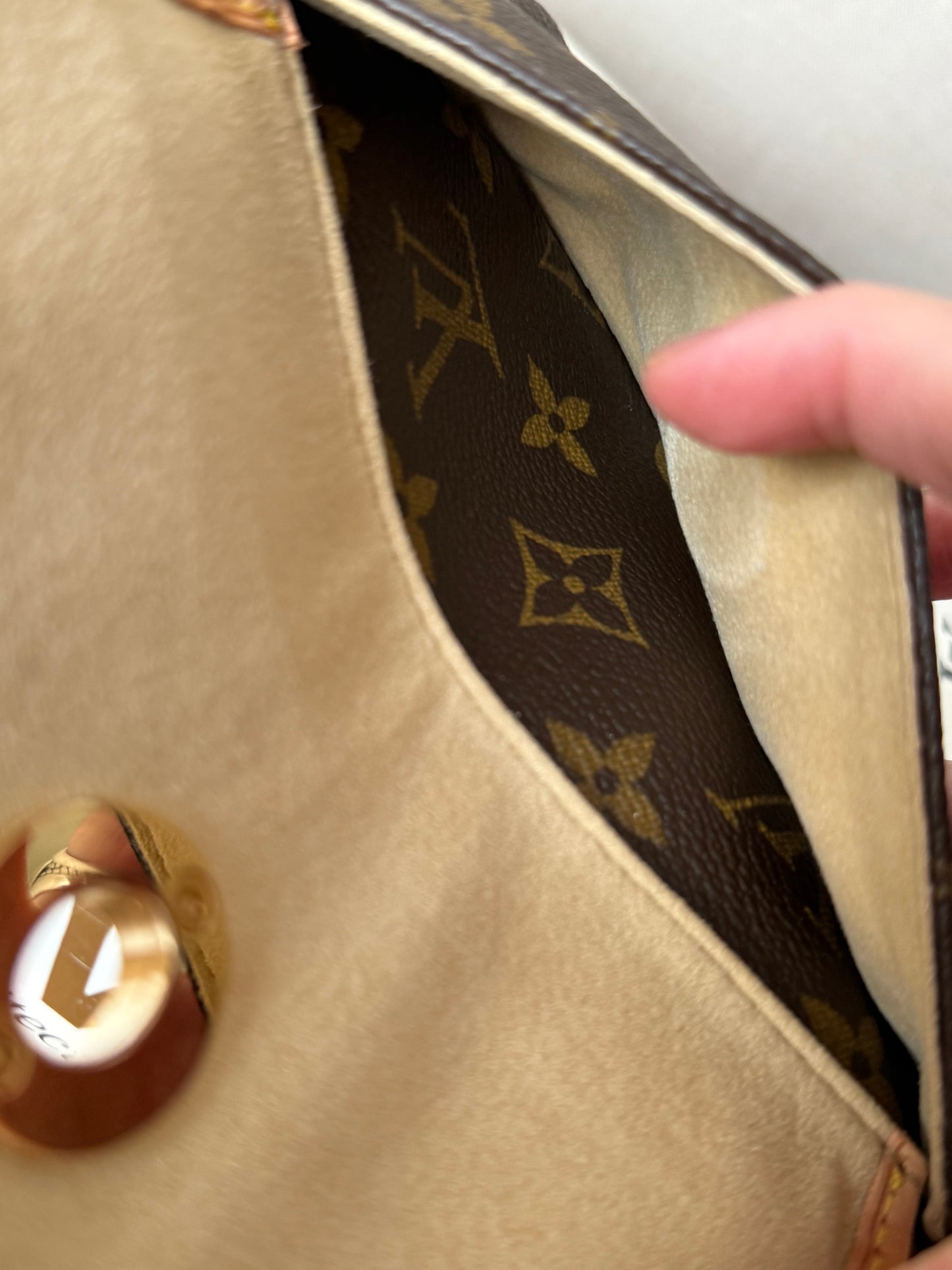 LV Tikal Pochette