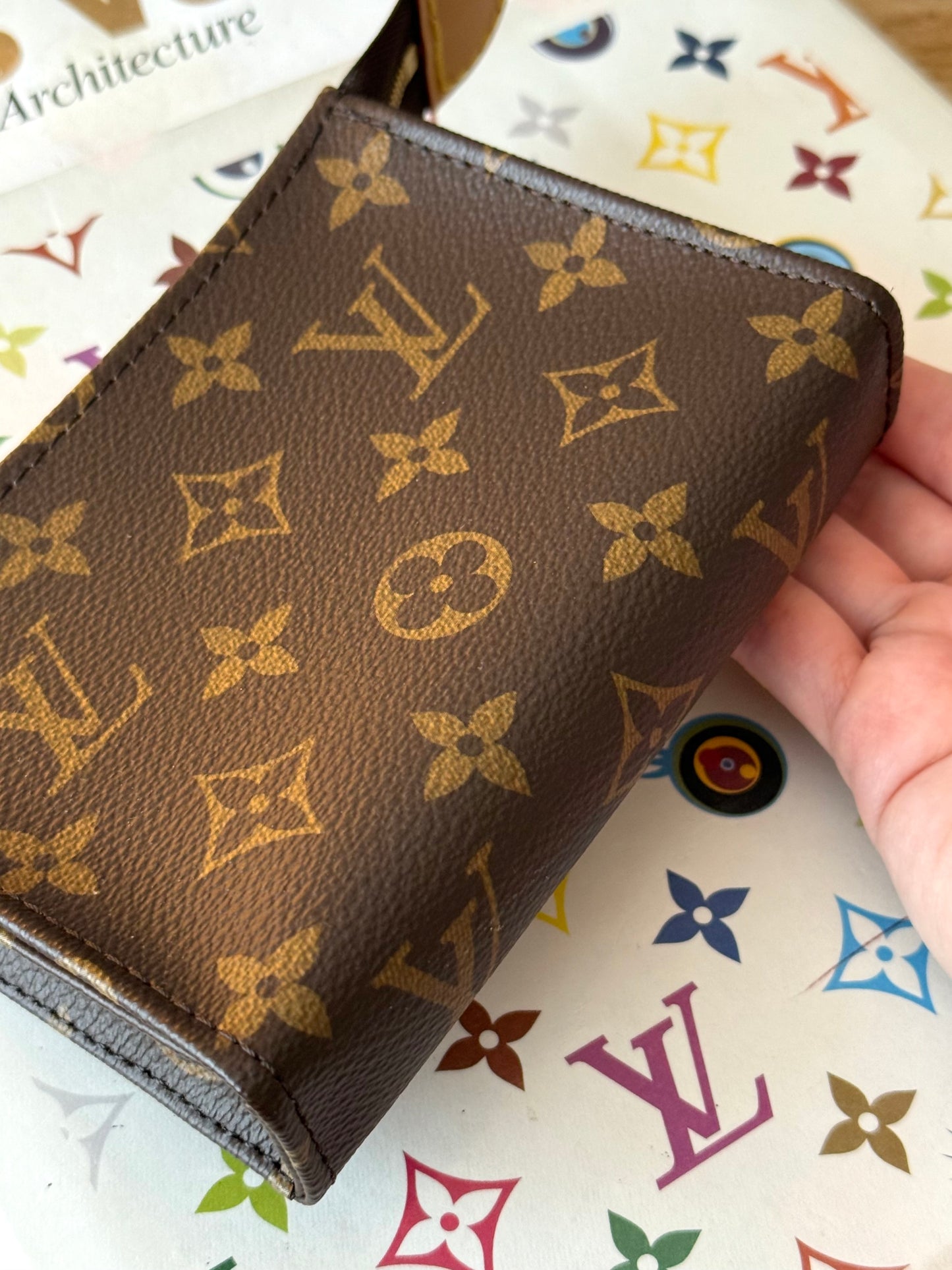 LV Toiletry 15 Pouch