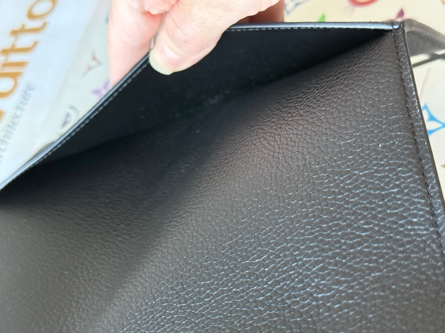 LV Giant Bicolor Cover
