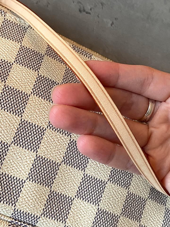 LV Pochette Accesoires Azur