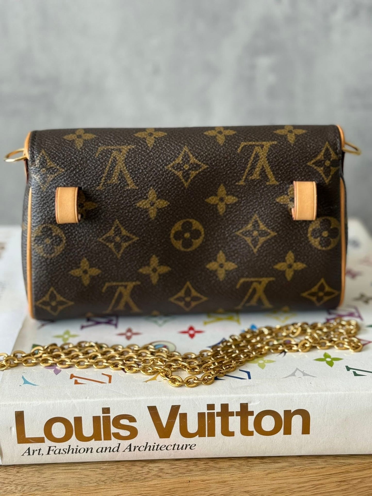 LV Friendly Pochette