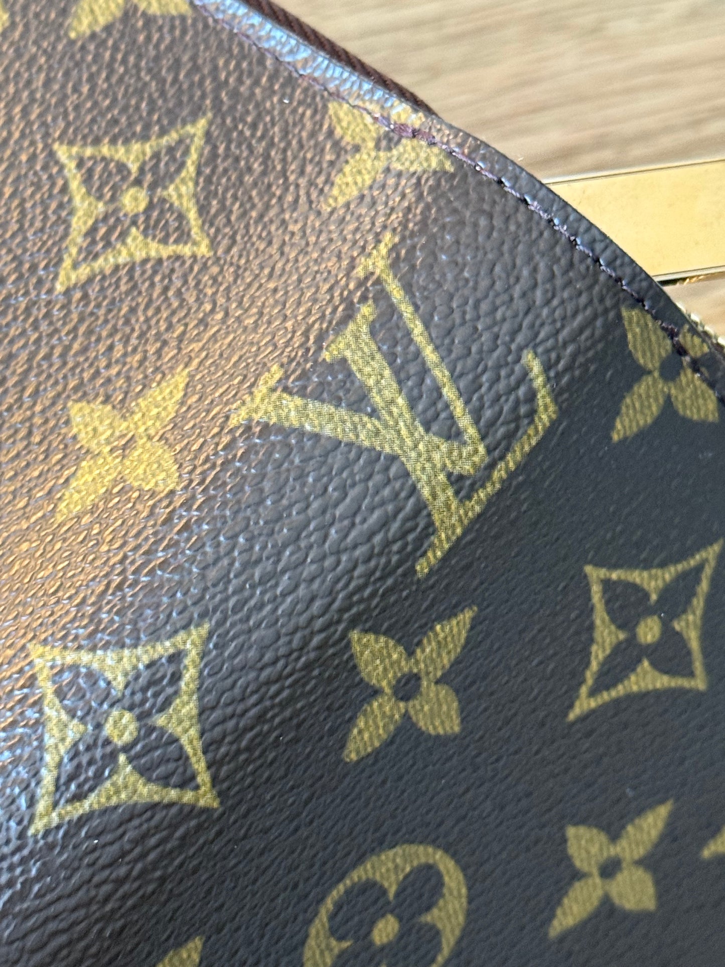 LV Zippy Organizer