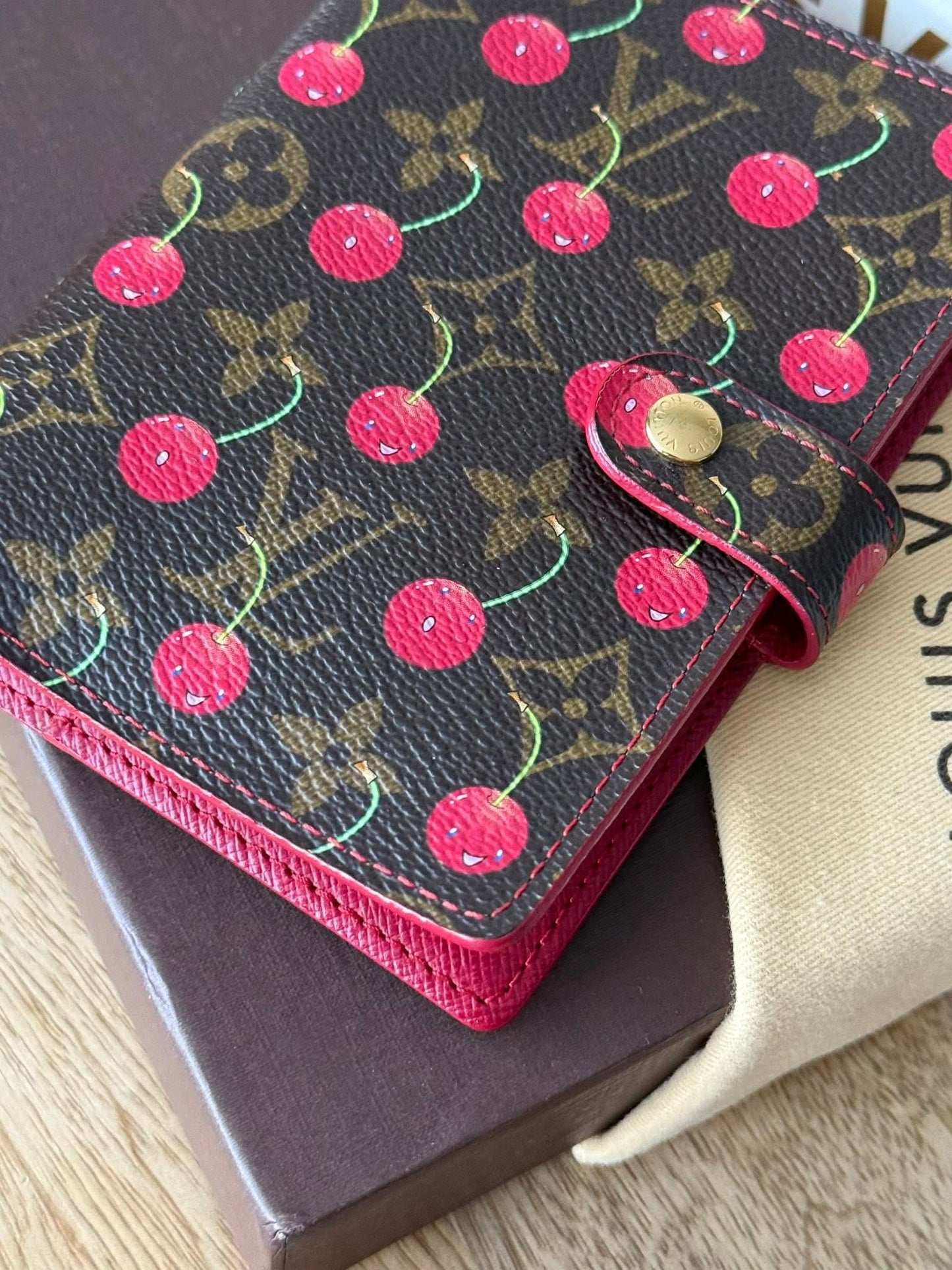 LV Agenda PM Cerise Limited Ed.
