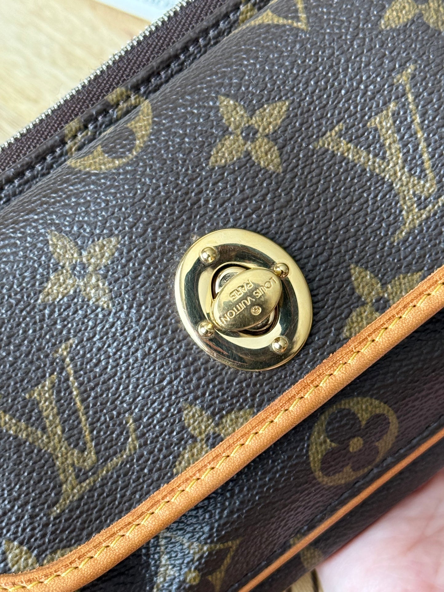 LV Tikal Pochette
