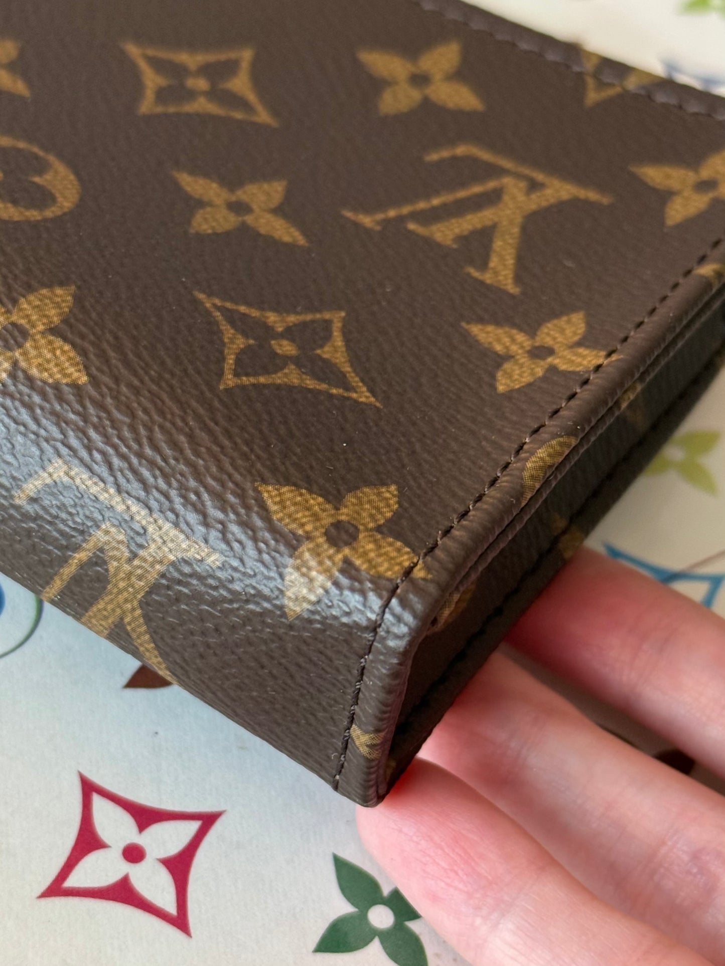 LV Toiletry 15 Pouch