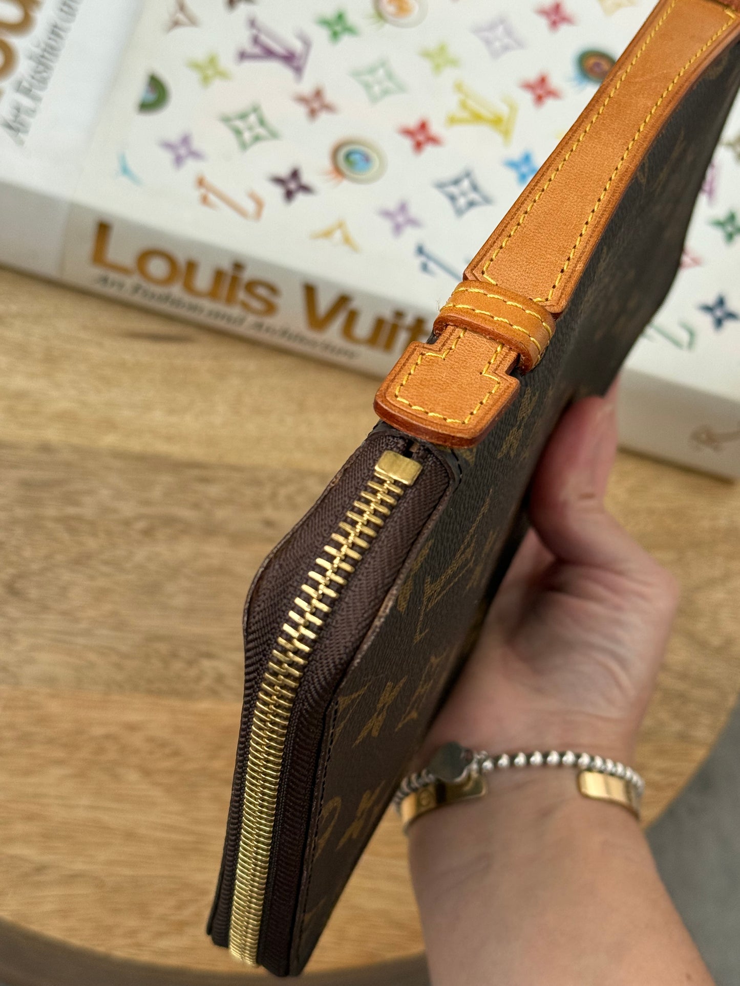 LV Travel Organizer