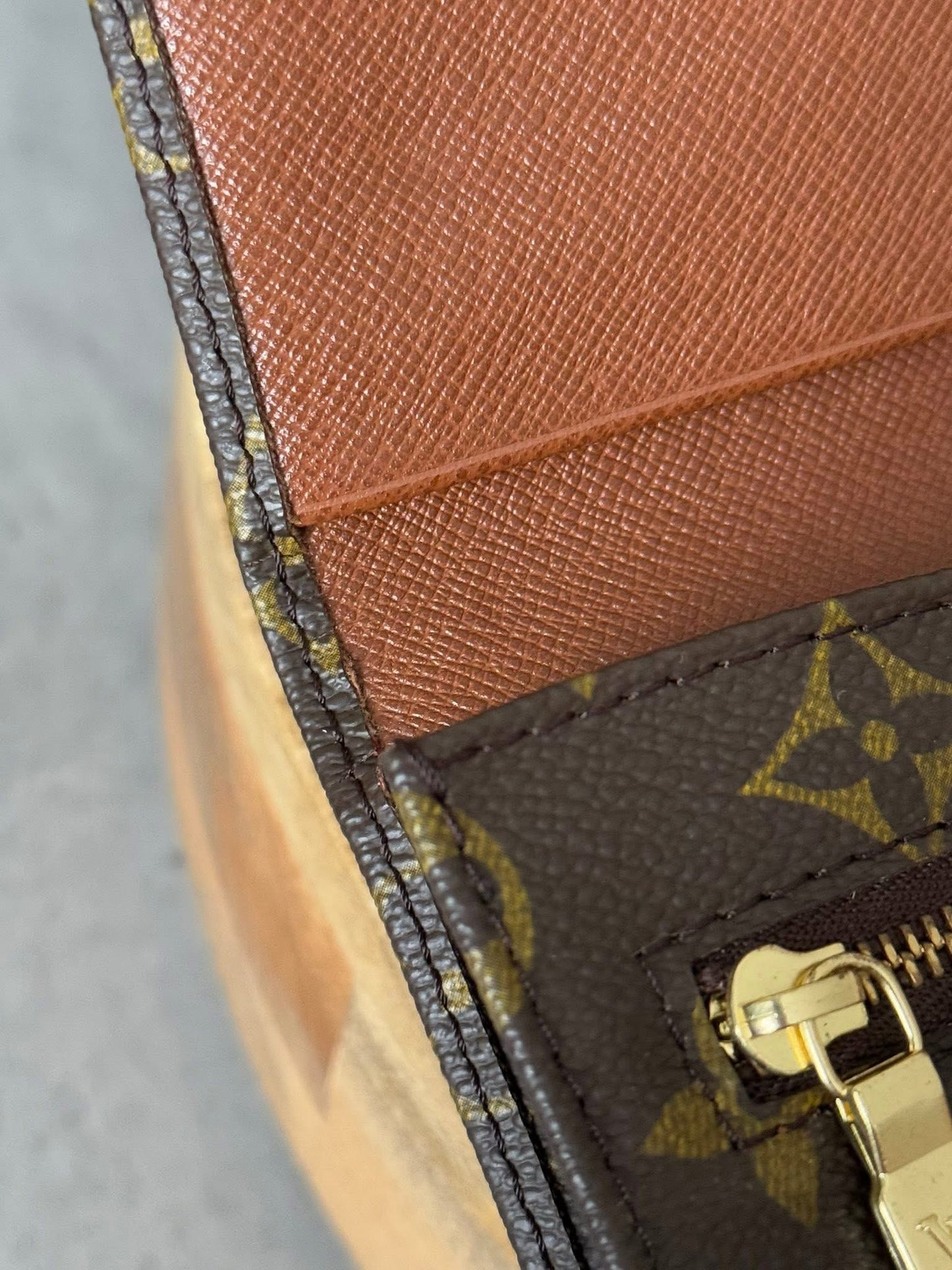 LV Rabat 23 Clutch
