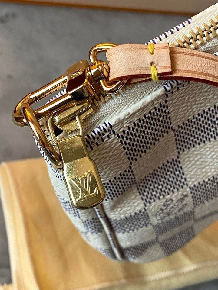 LV Pochette Accesoires Azur