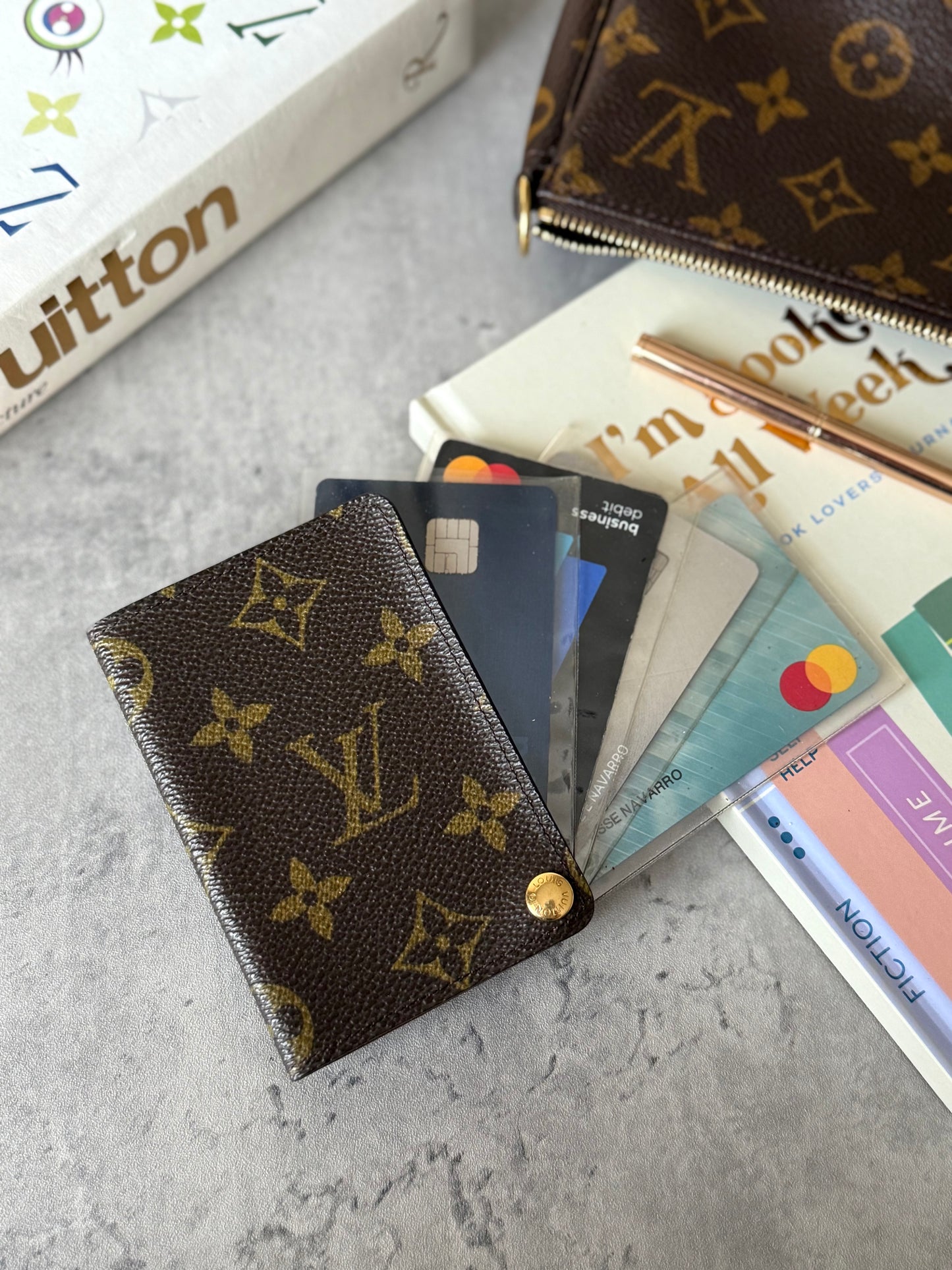 LV Pression card holder