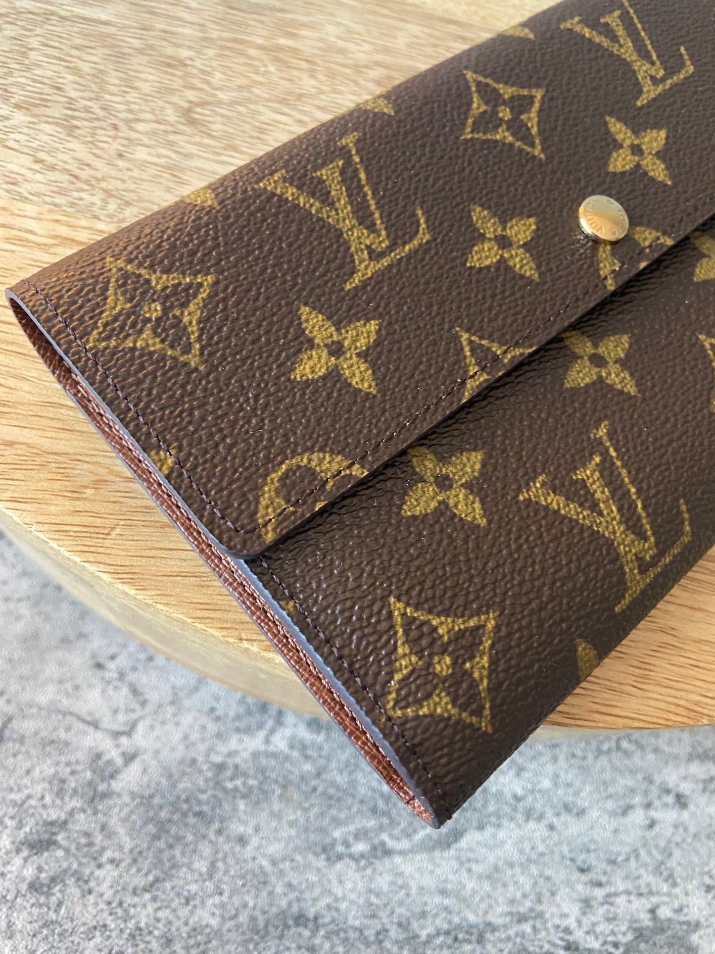 LV Sarah Wallet in Monogram