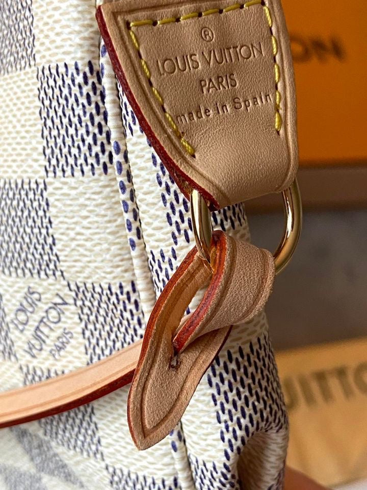 LV Pochette Accesoires Azur