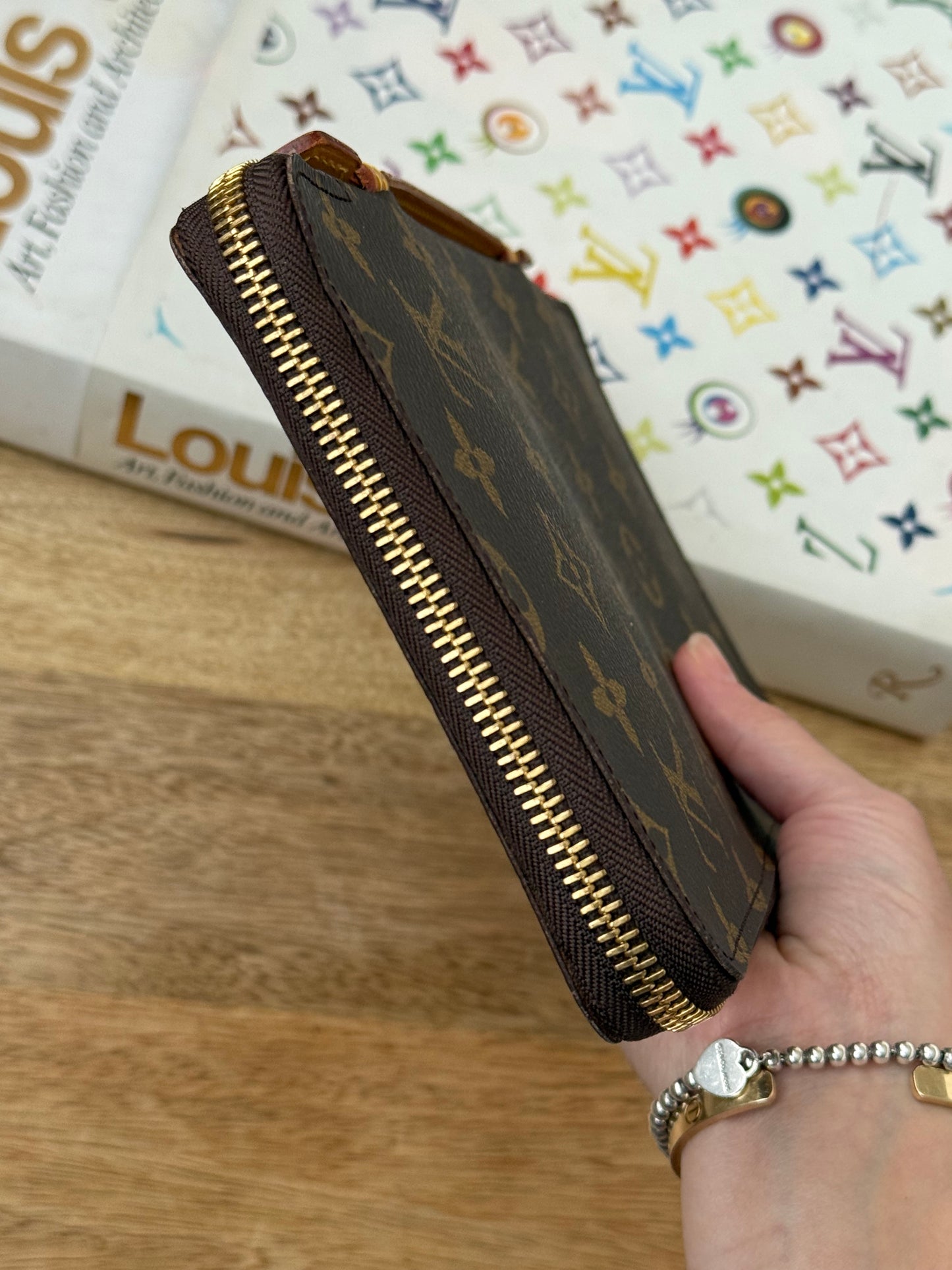 LV Travel Organizer