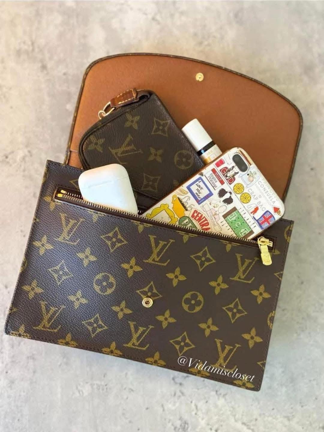 LV Rabat 23 Clutch