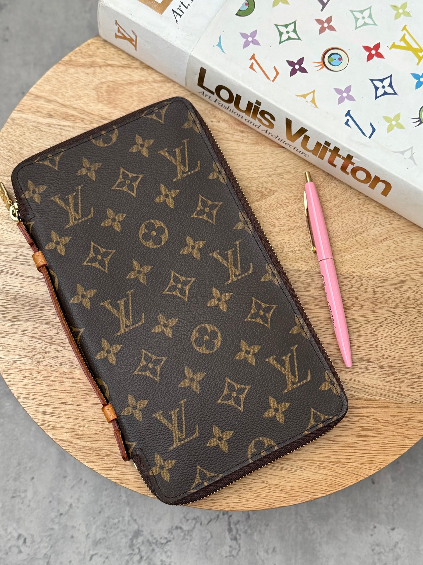 LV Travel Organizer