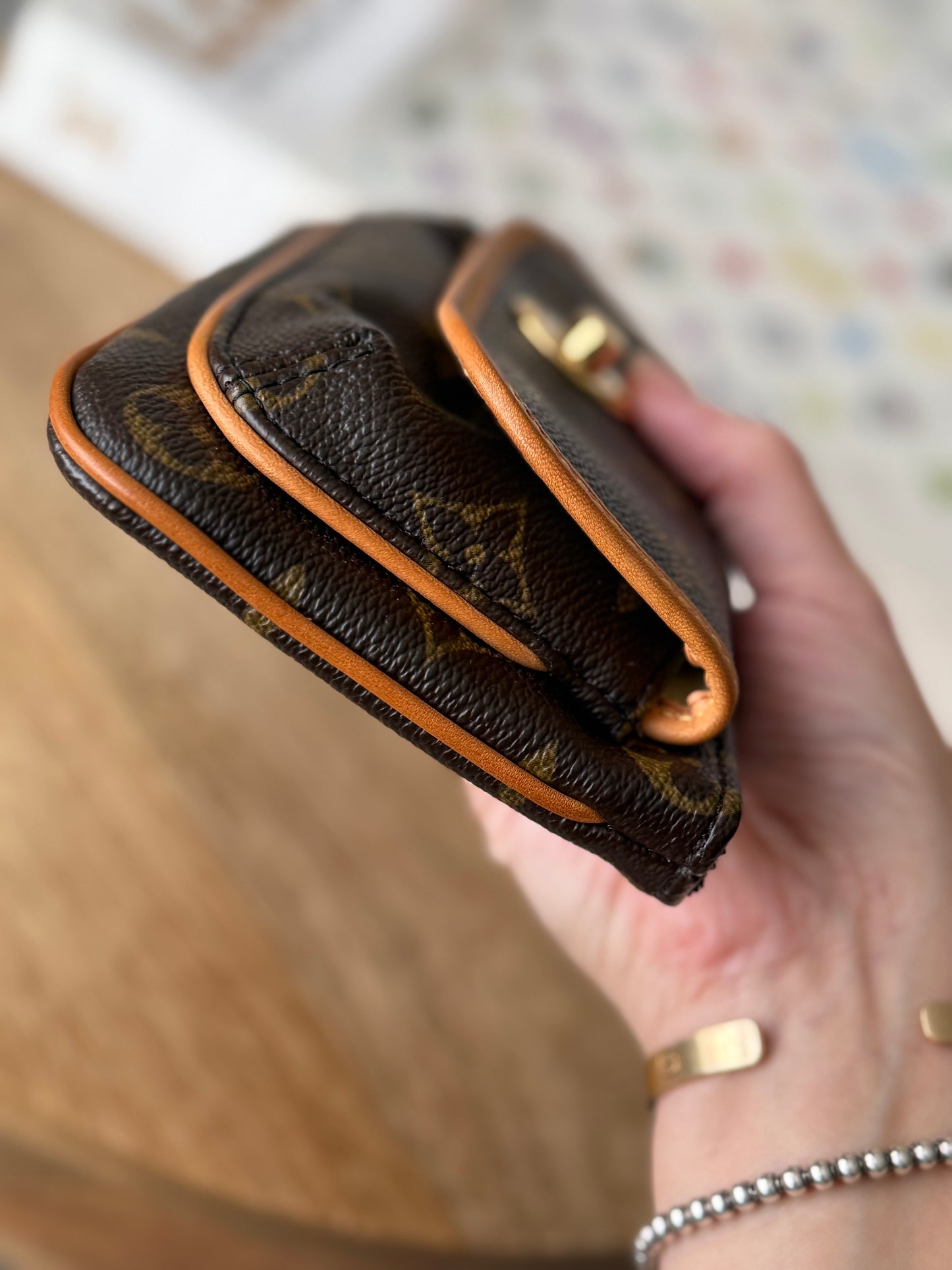 LV Tikal Pochette