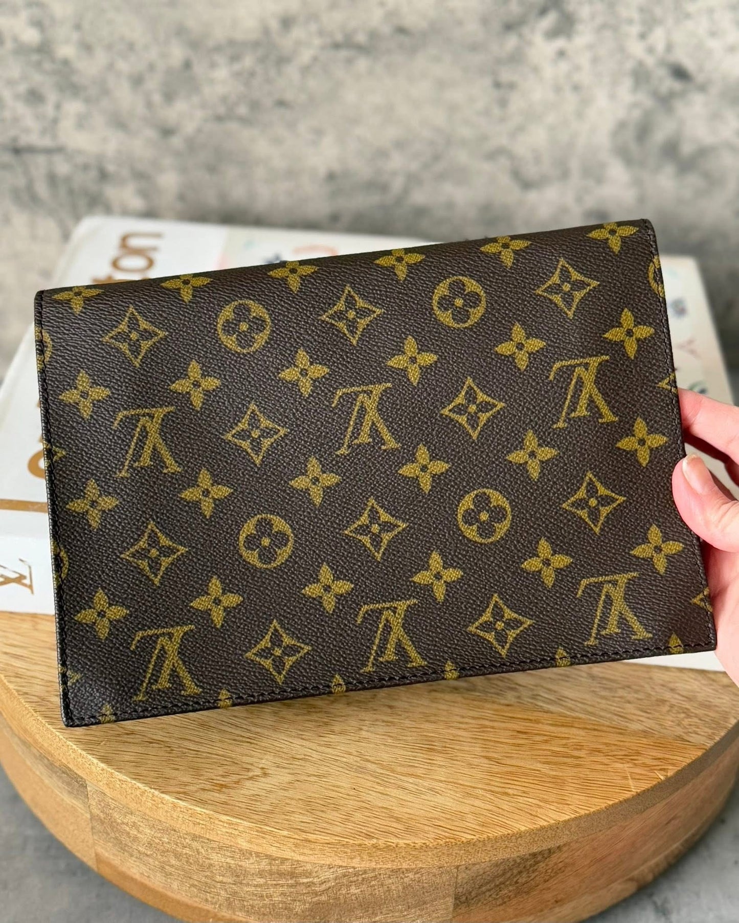 LV Rabat 23 Clutch