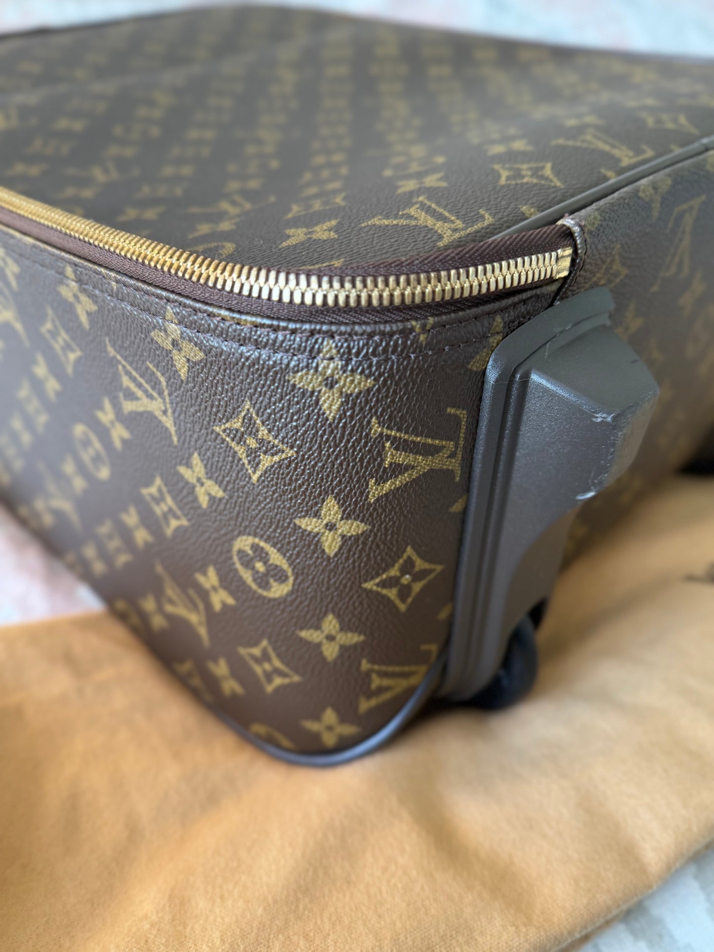 Authentic LV Pegase 45 Rolling Luggage