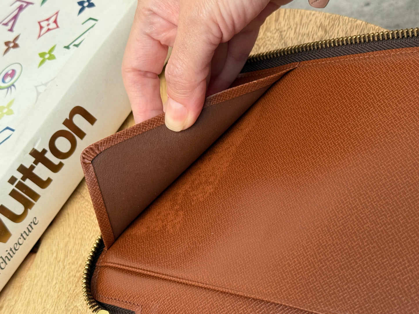 LV Travel Organizer