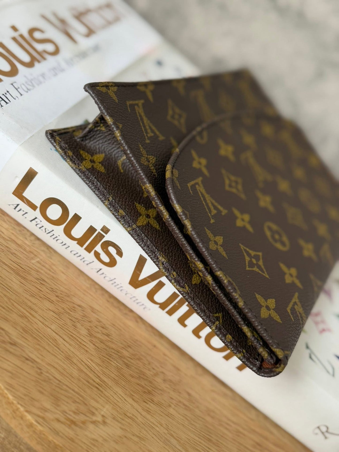 LV Rabat 23 Clutch