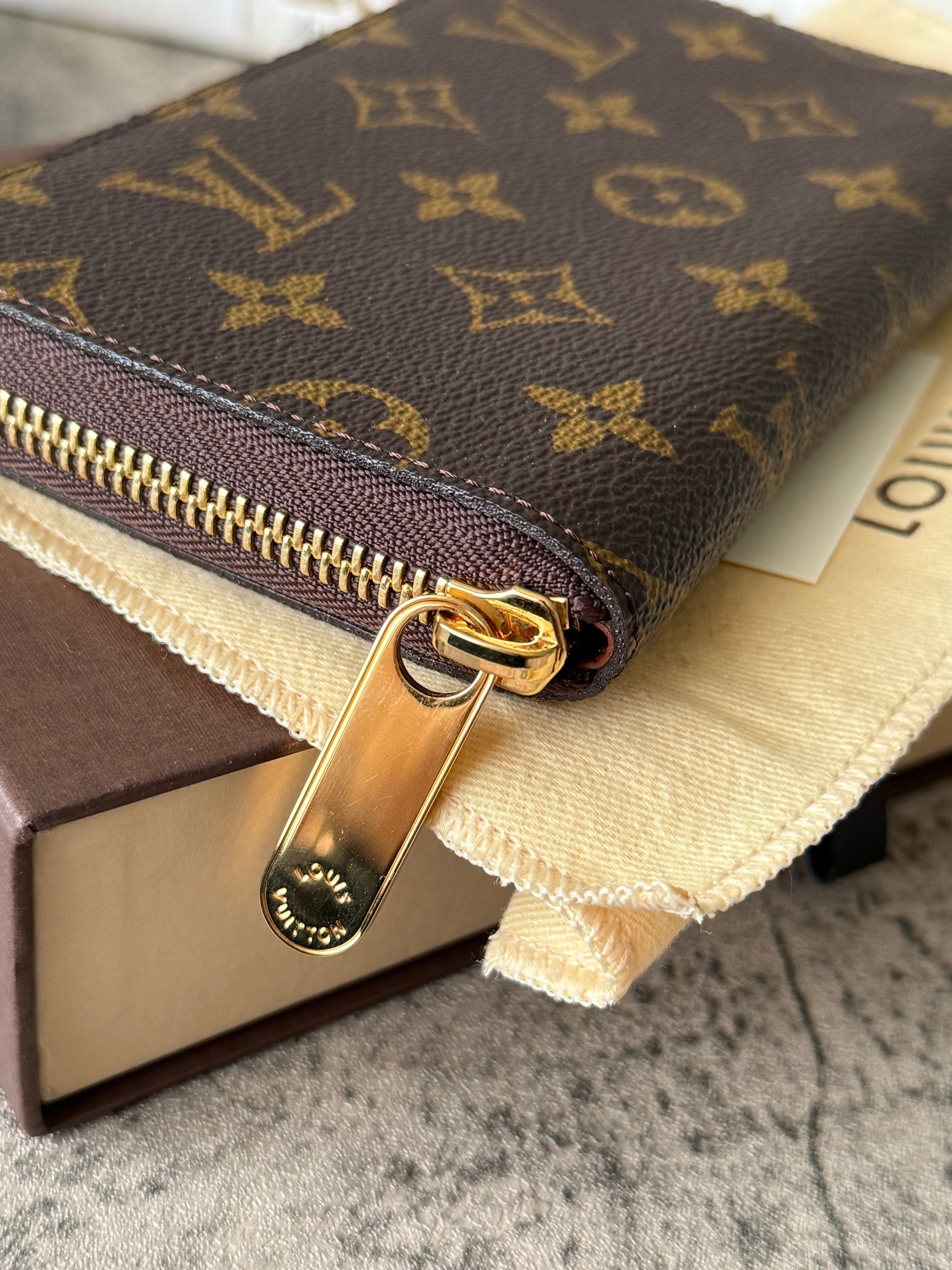 LV Zippy Compact Old Model