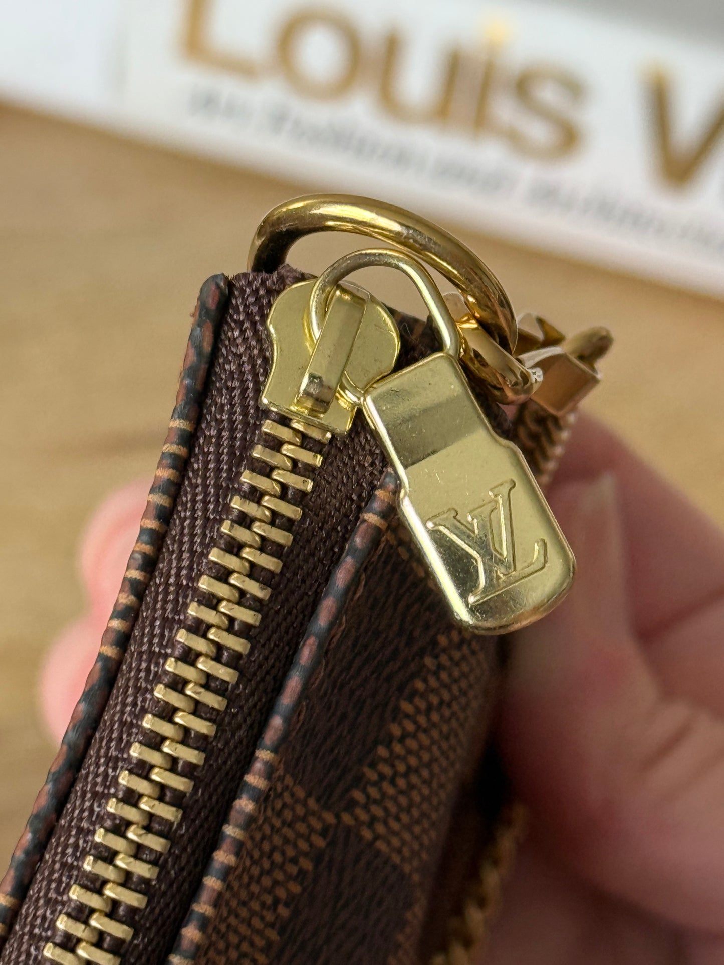 LV Bucket Pochette Damier Ebene