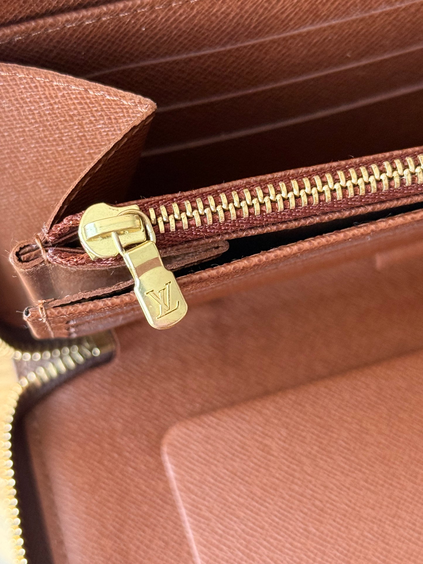 LV Zippy Organizer