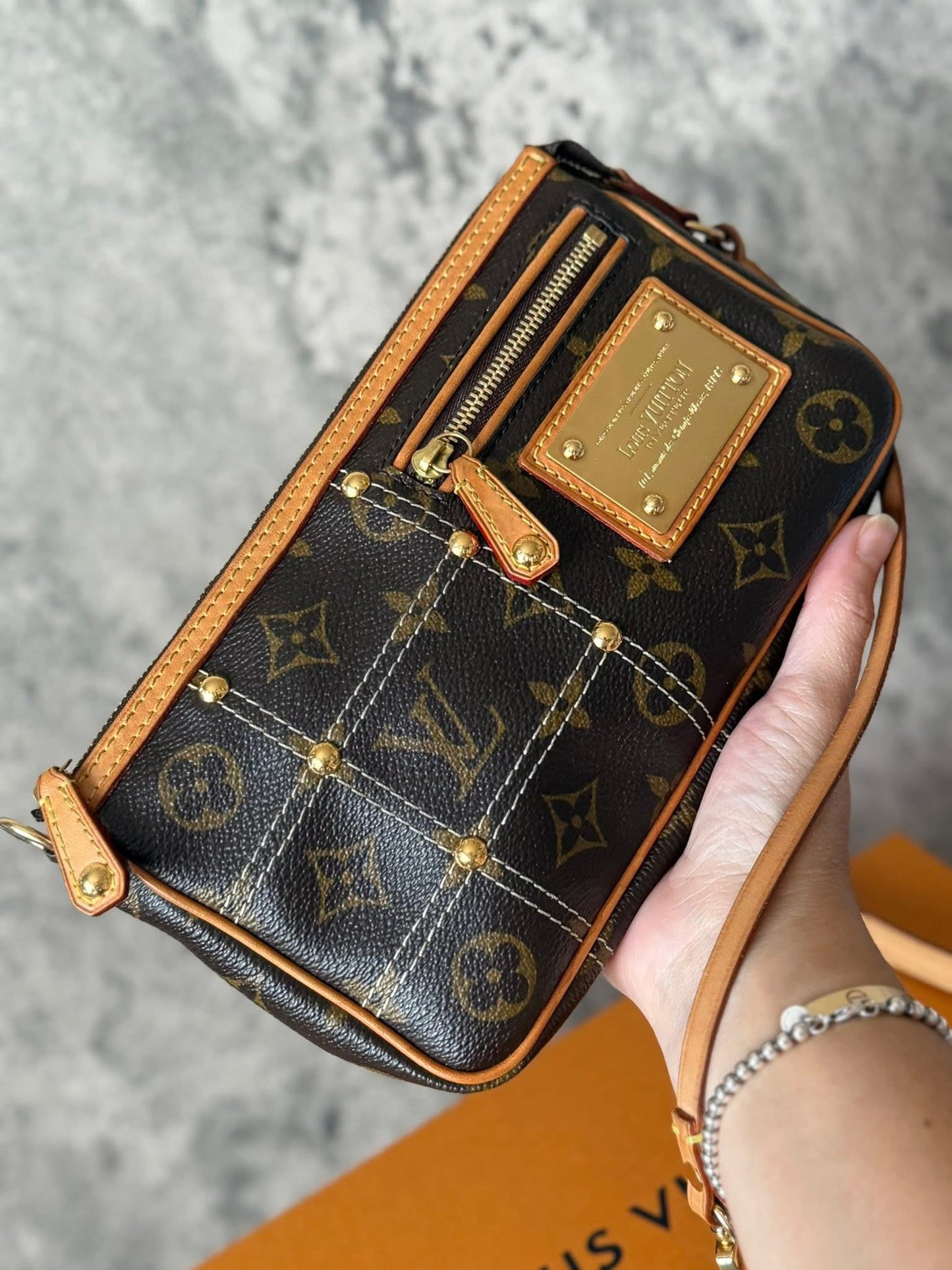 LV Rivetting Pochette Accessories