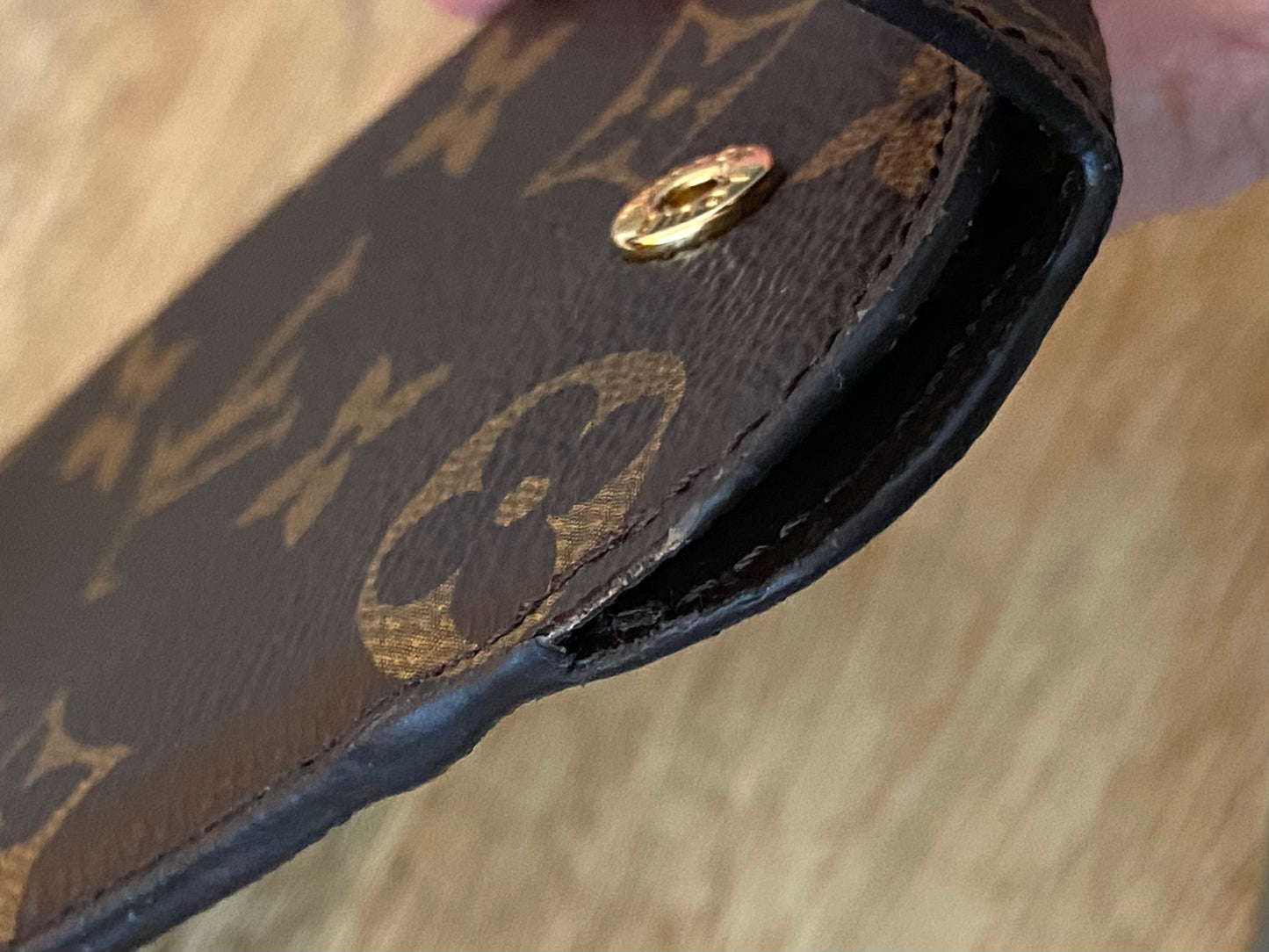 LV Etui MM Sunglasses case