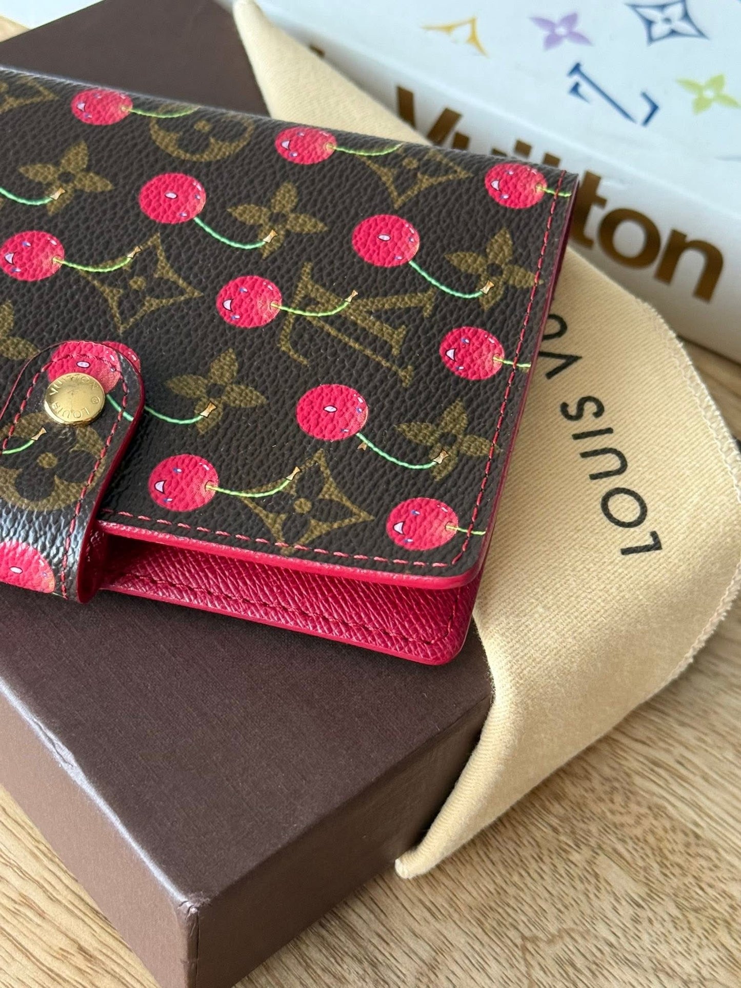 LV Agenda PM Cerise Limited Ed.