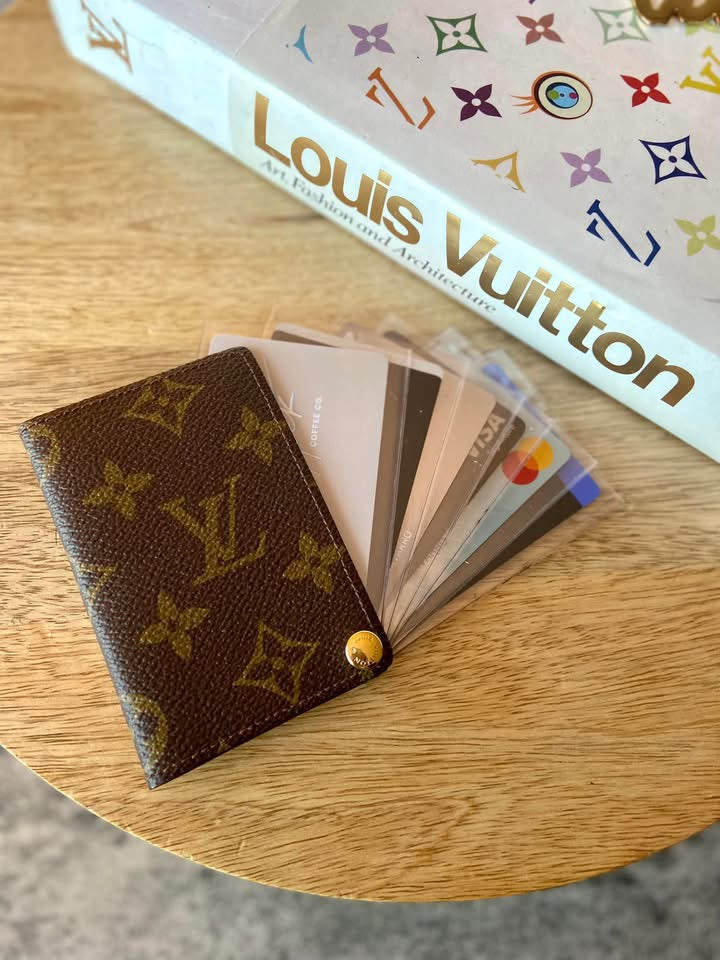 LV Porte Pression Card Holder