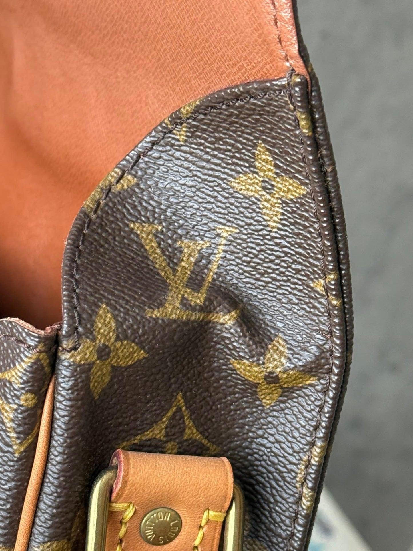 LV Cartouchiere GM