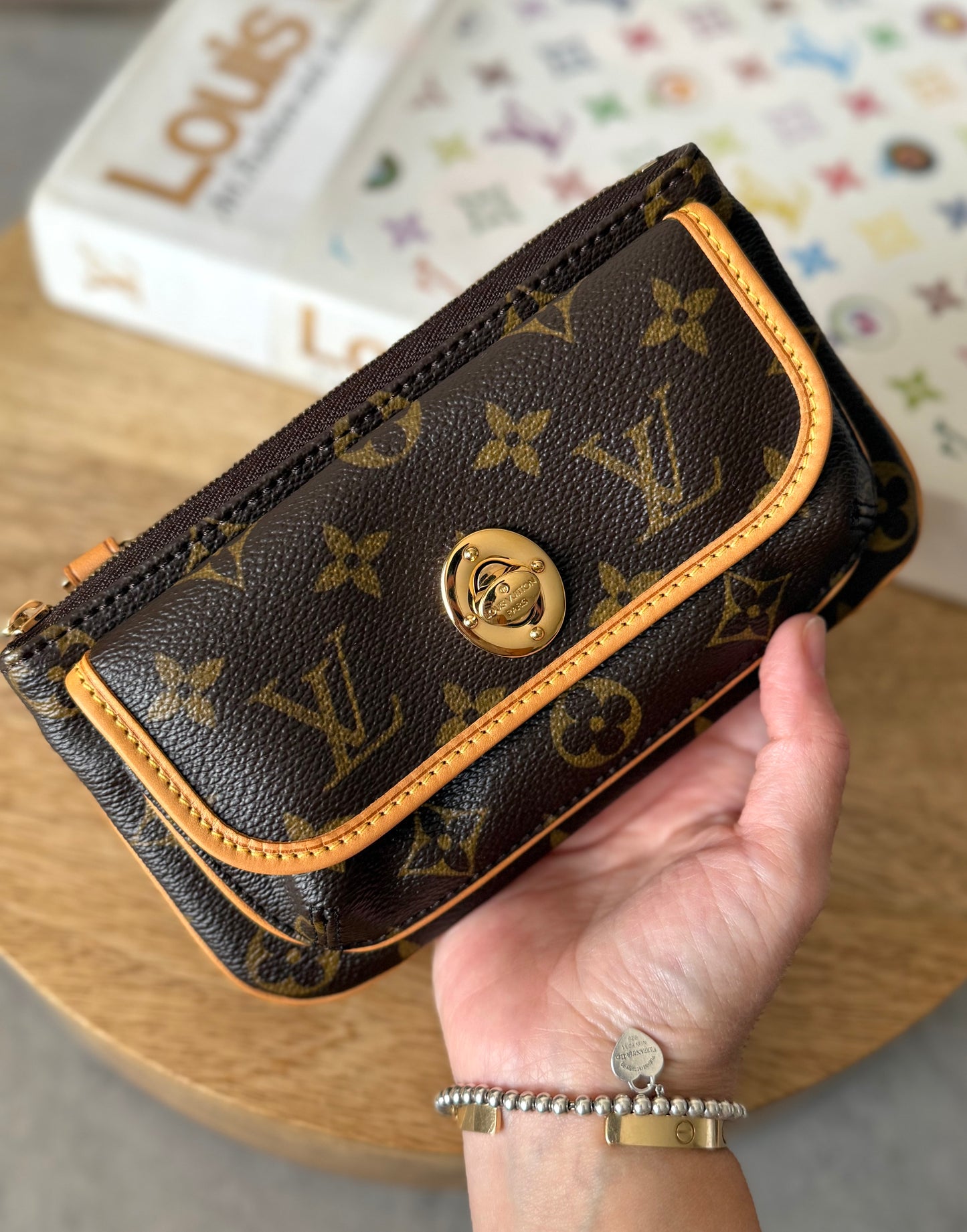 LV Tikal Pochette