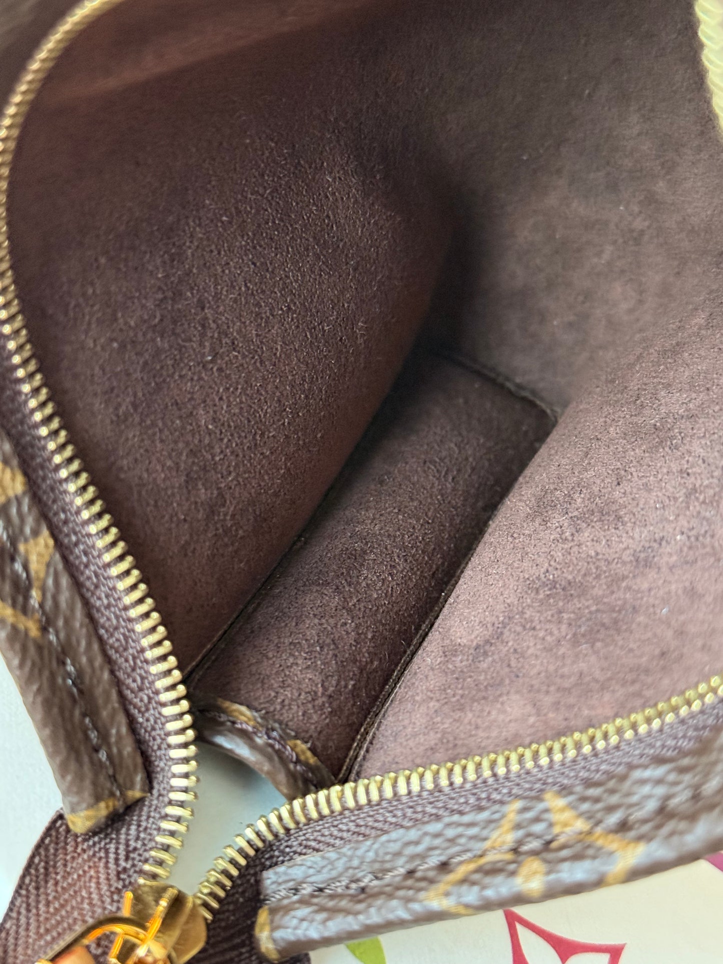 LV Toiletry 15 Pouch