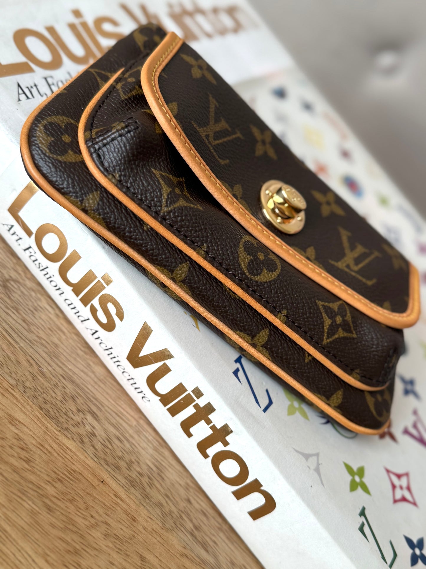 LV Tikal Pochette