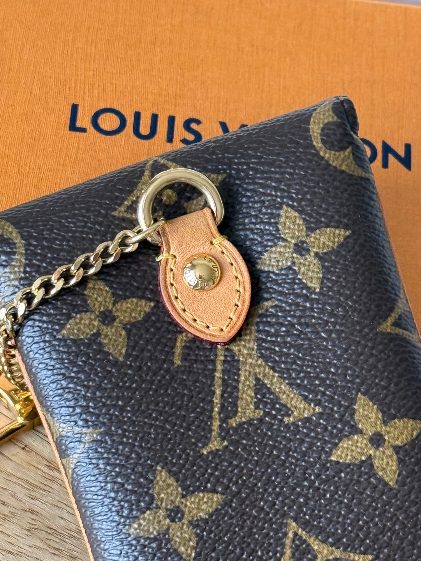 LV Etui MM Phone Case