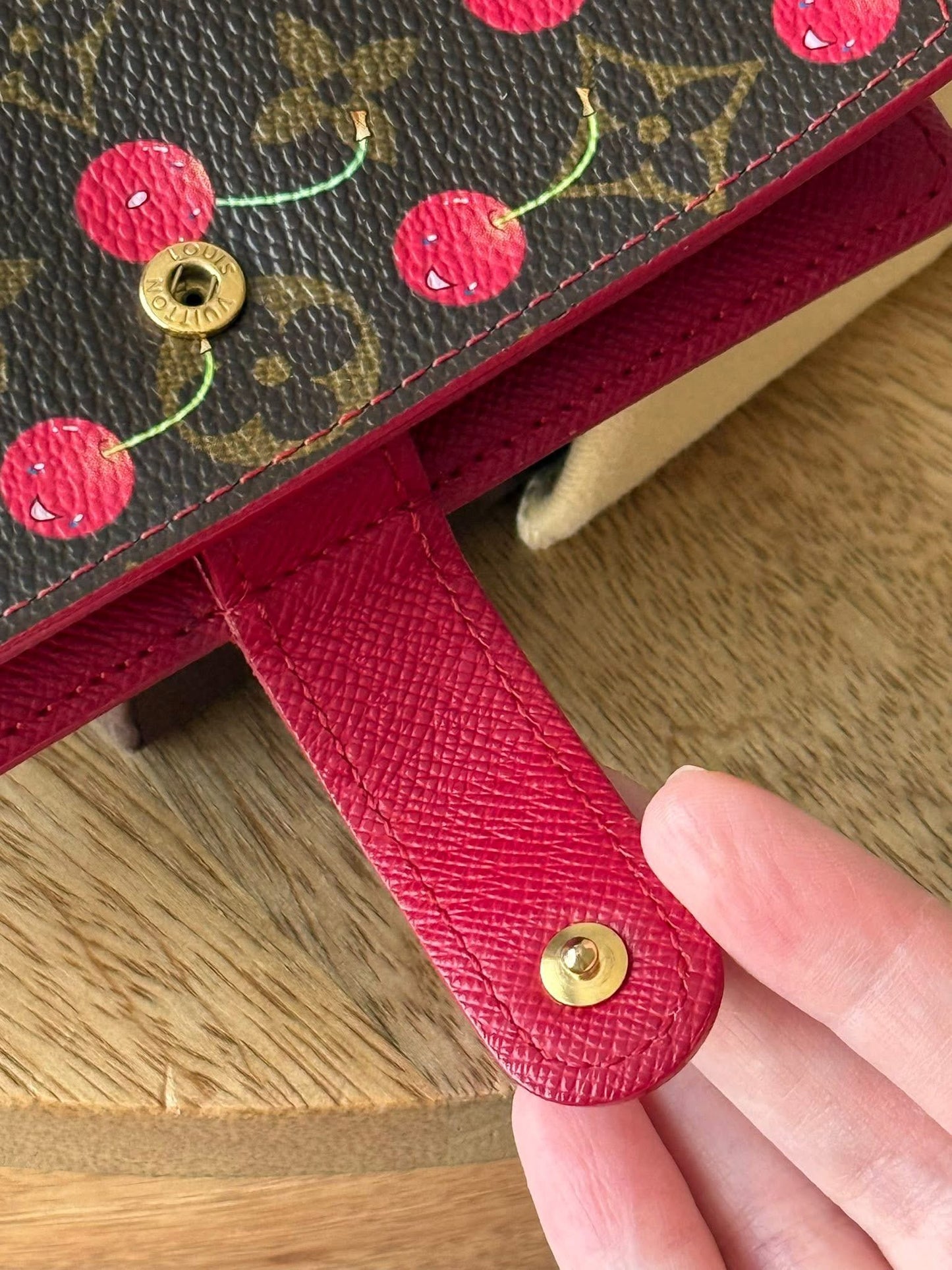 LV Agenda PM Cerise Limited Ed.