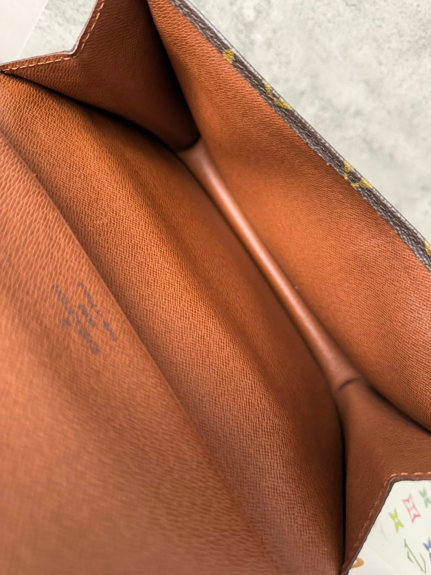 LV Rabat 23 Clutch