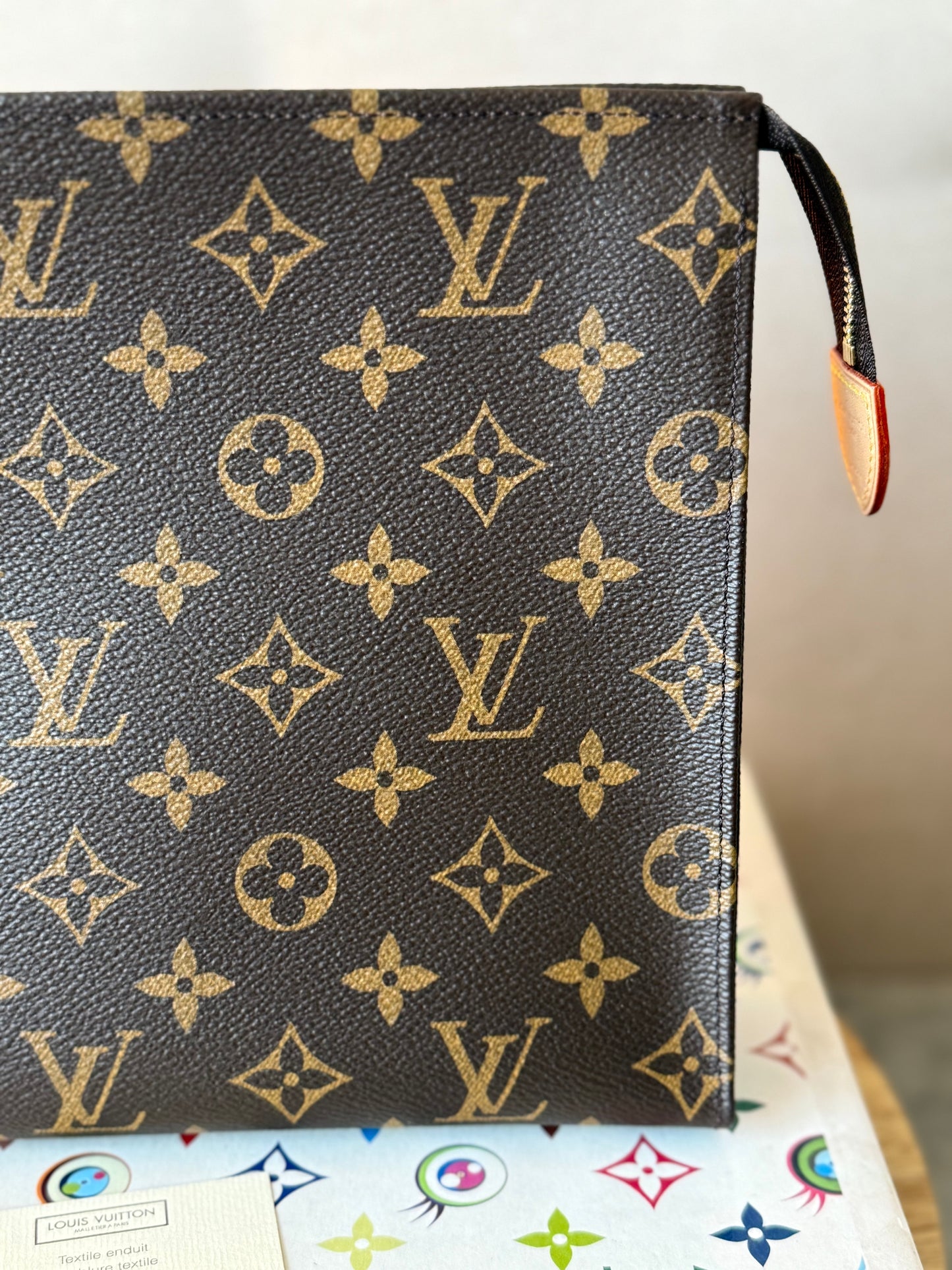 LV Toiletry 26