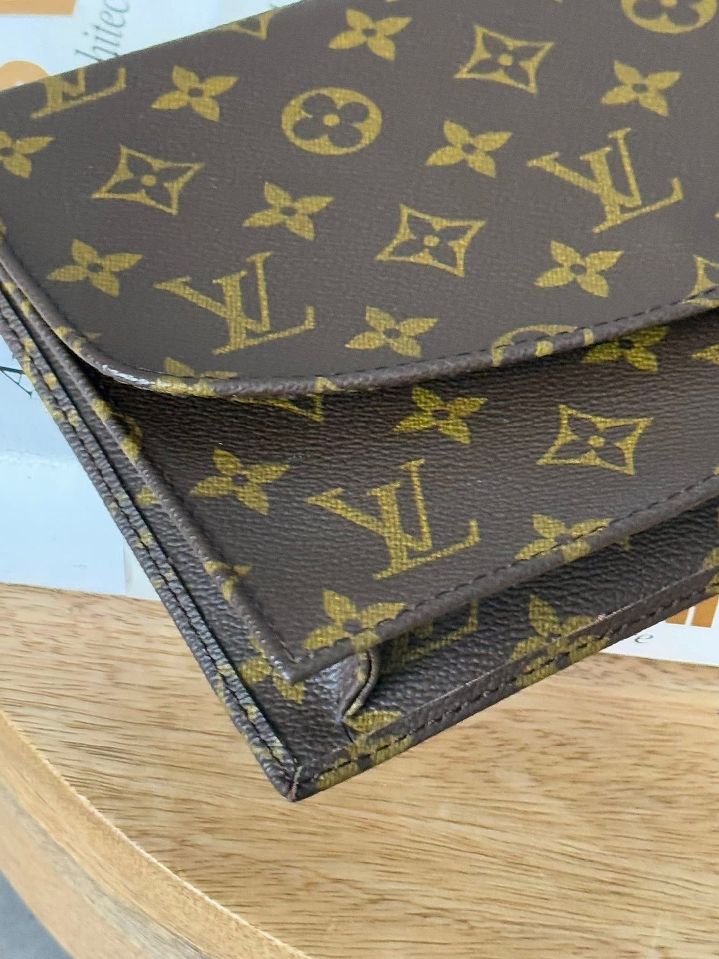 LV Rabat 23 Clutch