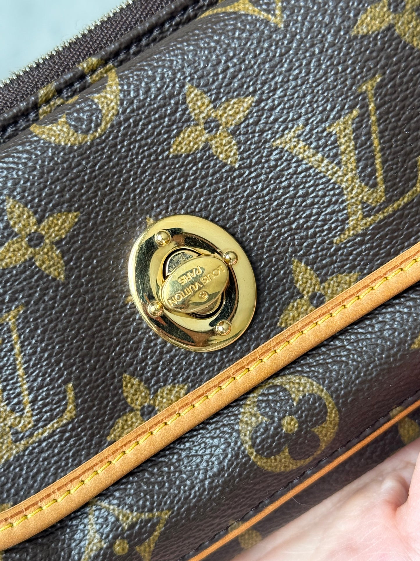 LV Tikal Pochette