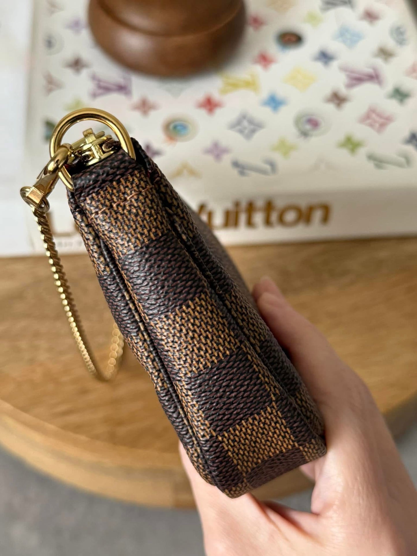 LV DE Bucket Pochette