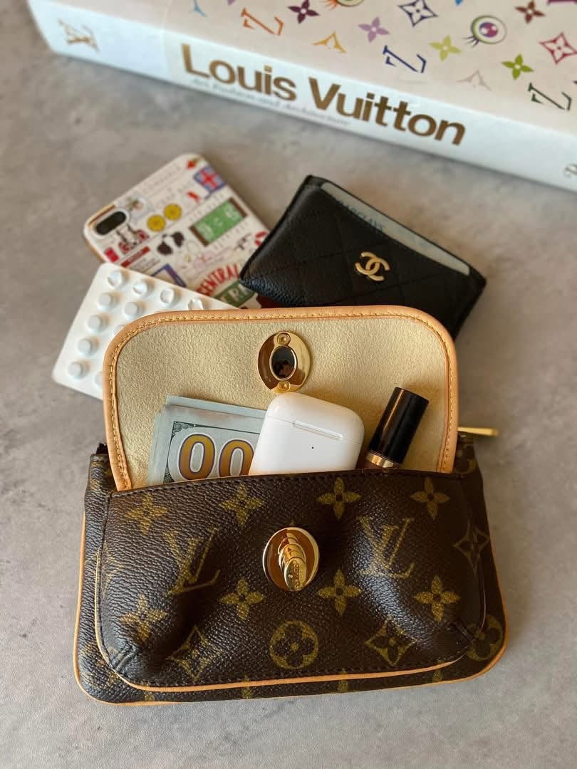 LV Tikal Pochette