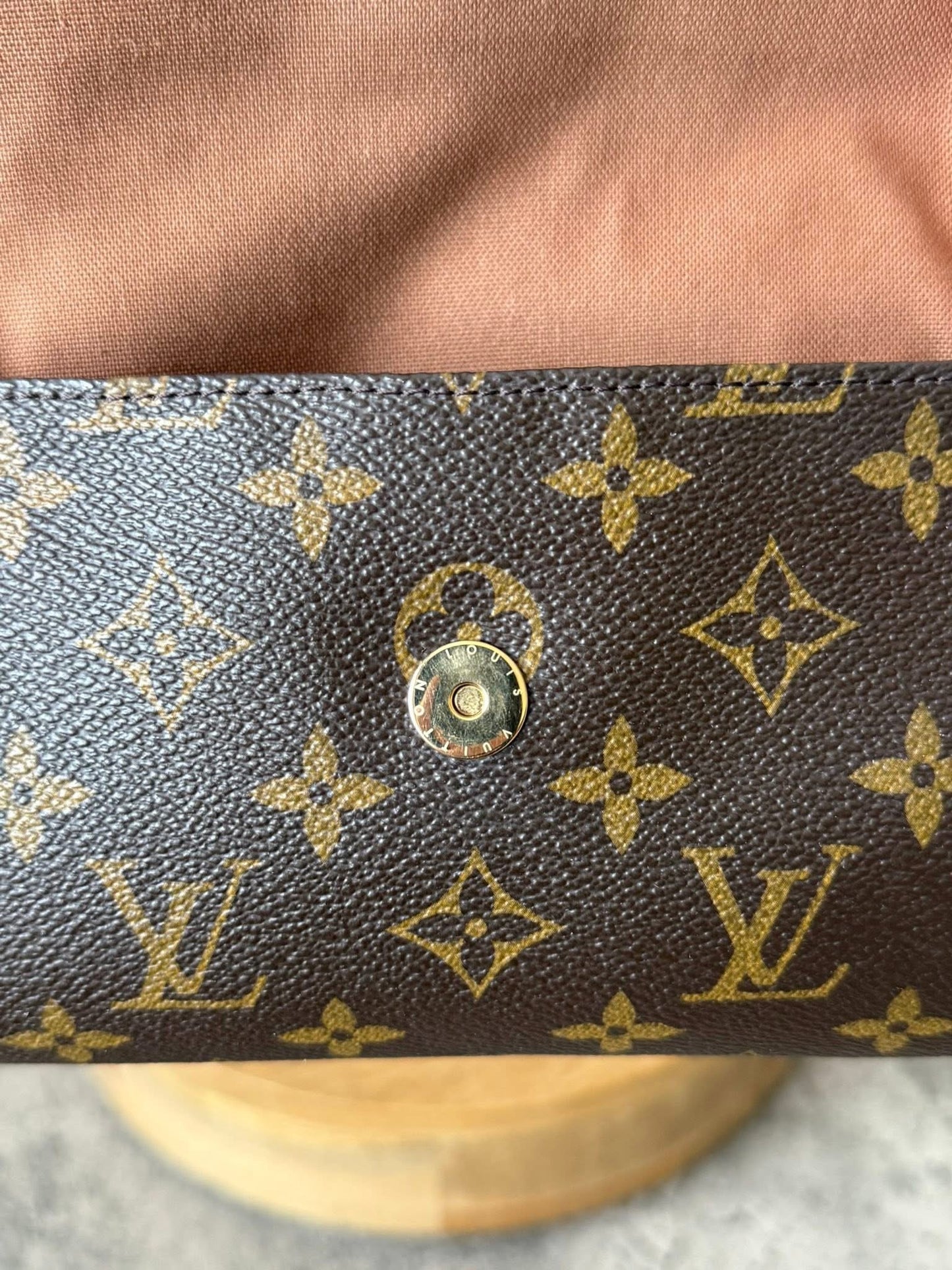 LV Friendly Pochette