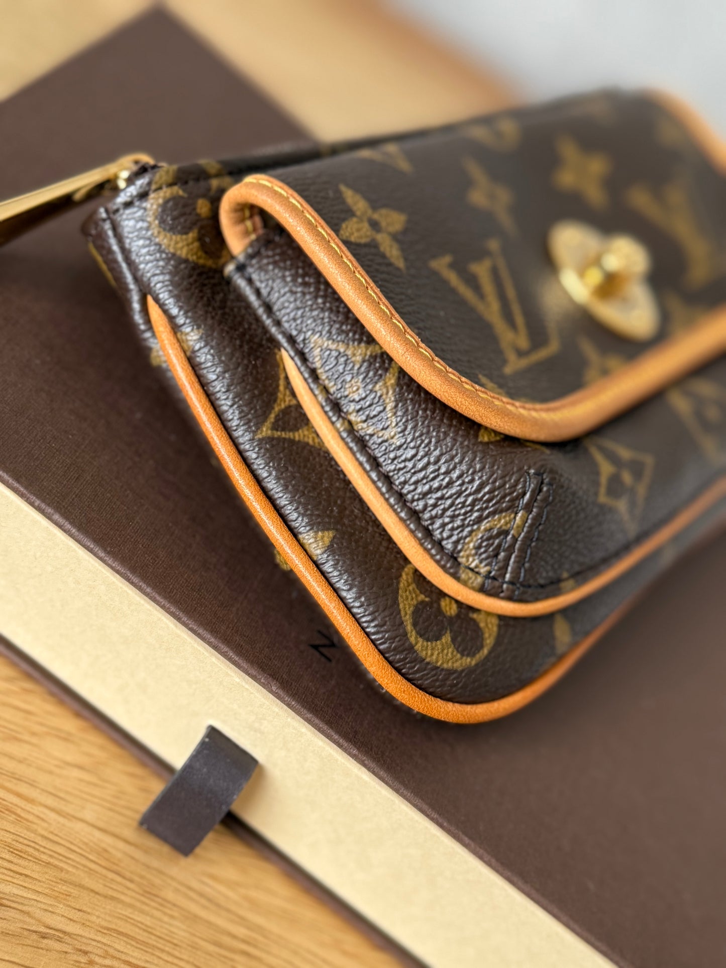 LV Tikal Pochette