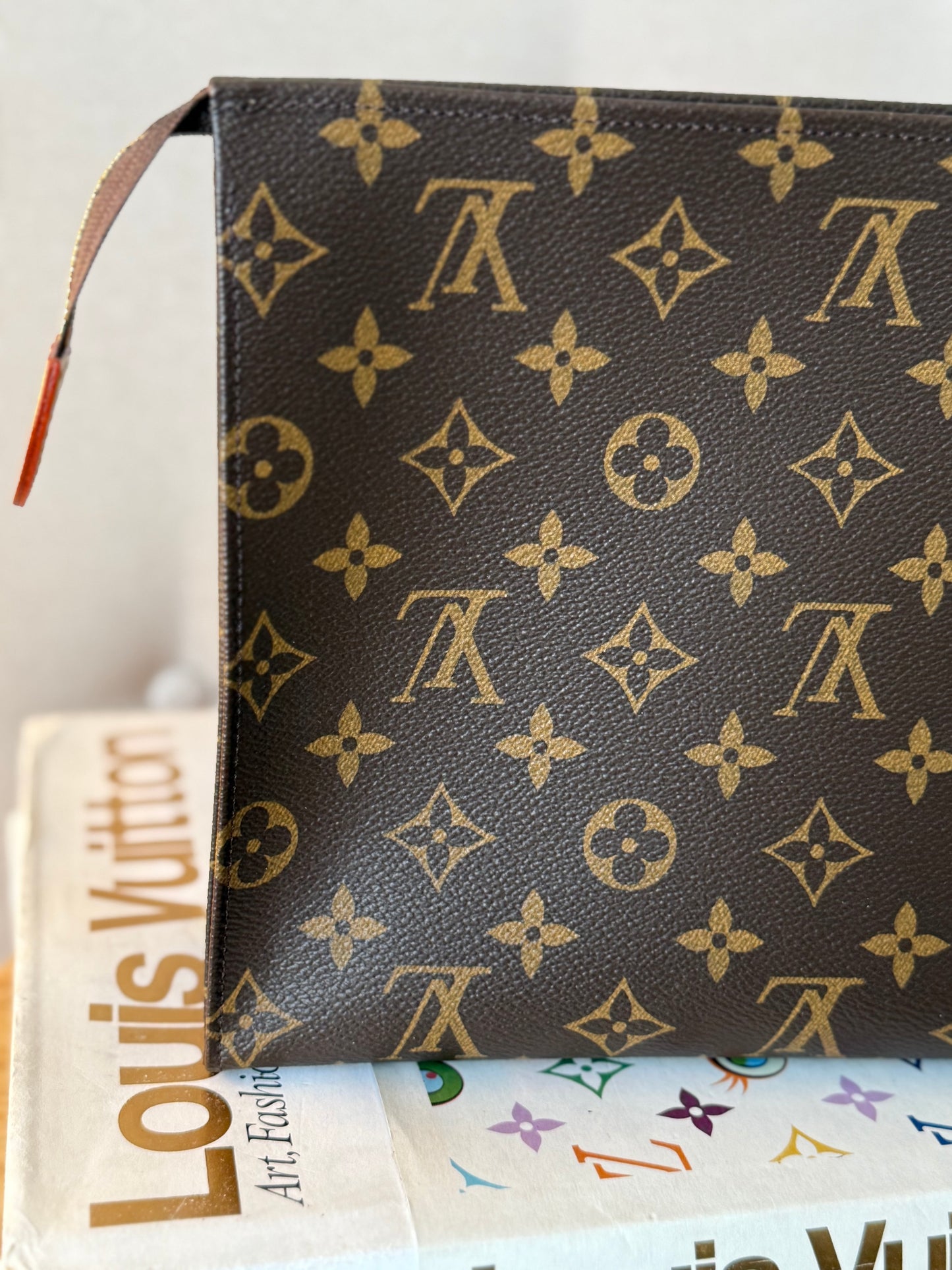 LV Toiletry 26
