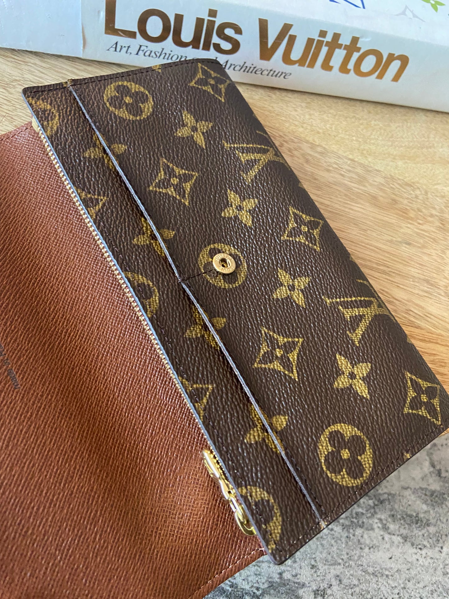 LV Sarah Wallet in Monogram