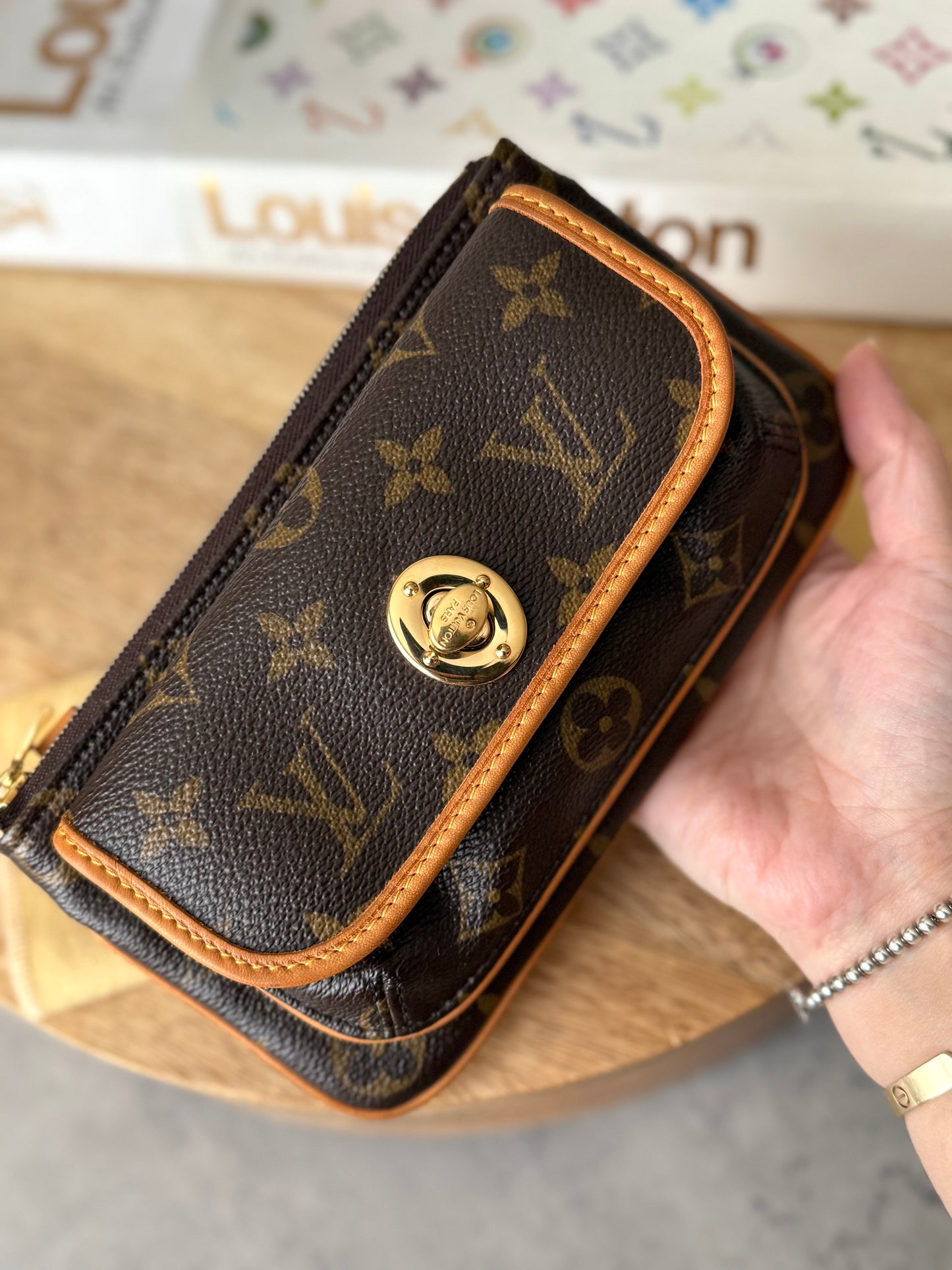 LV Tikal Pochette