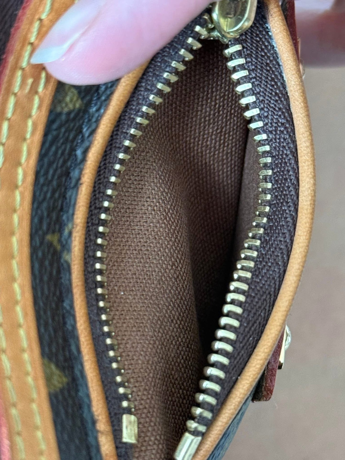 LV Rivetting Pochette Accessories