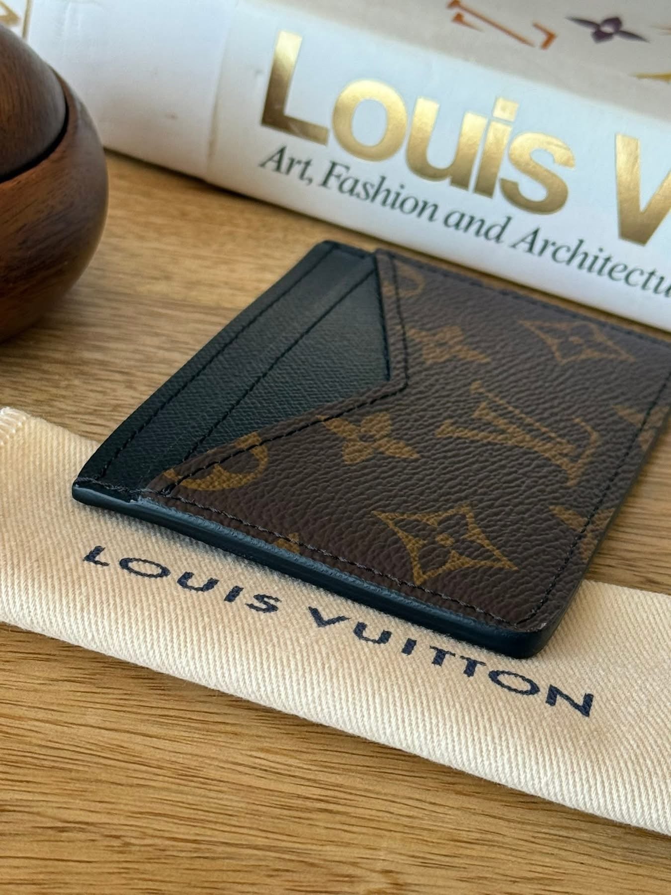 LV Neo Porte Cartes Macassar